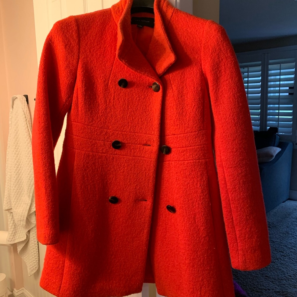 Pretty orange Ann Taylor winter coat, like new.